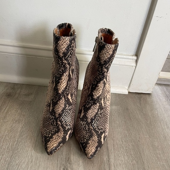 Jessica Simpson Snake Print Heeled Boots size 9 - Picture 8 of 8